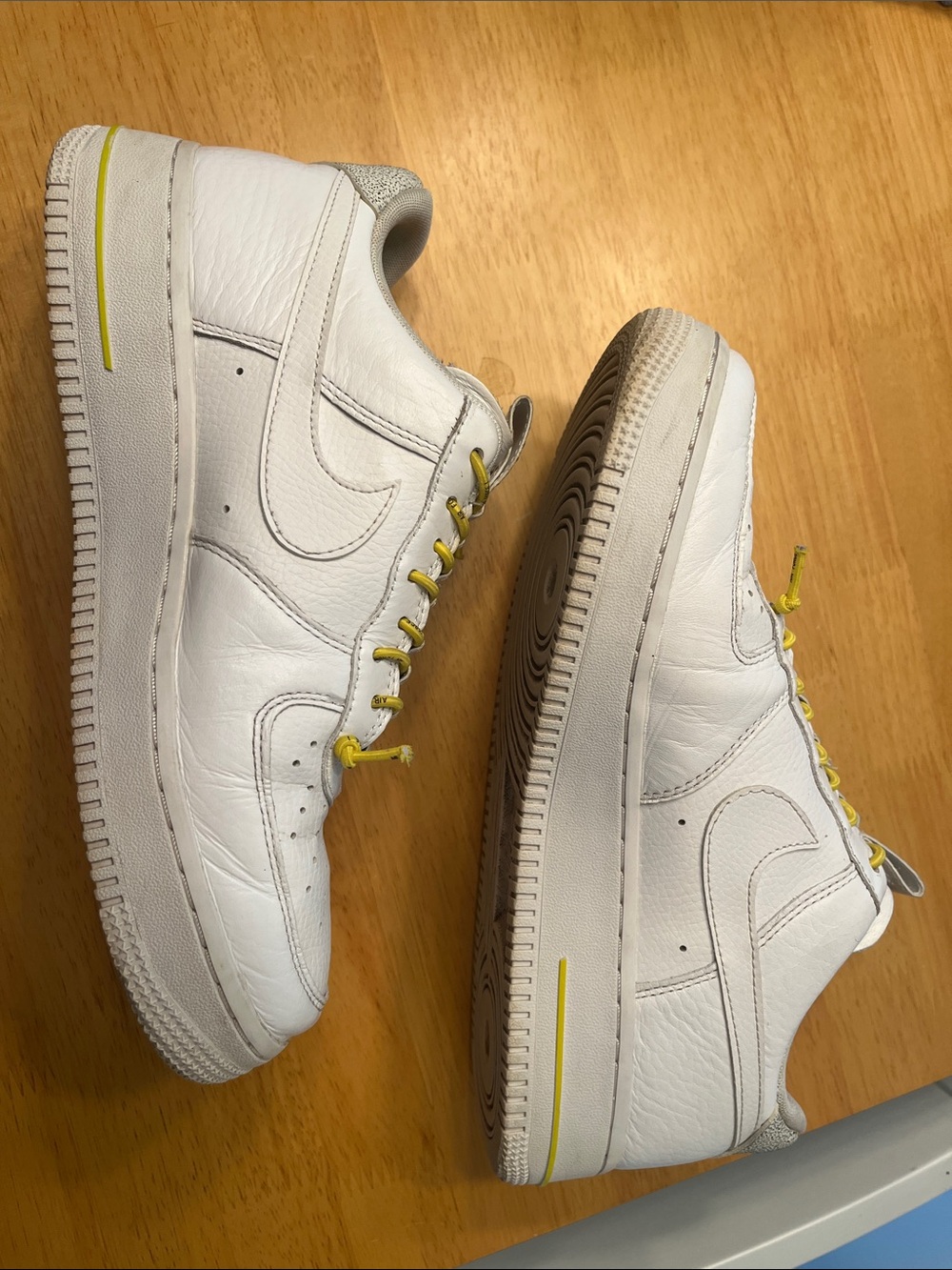 Nike AF1 2019 Low-Top Sneakers White with Yellow Accents